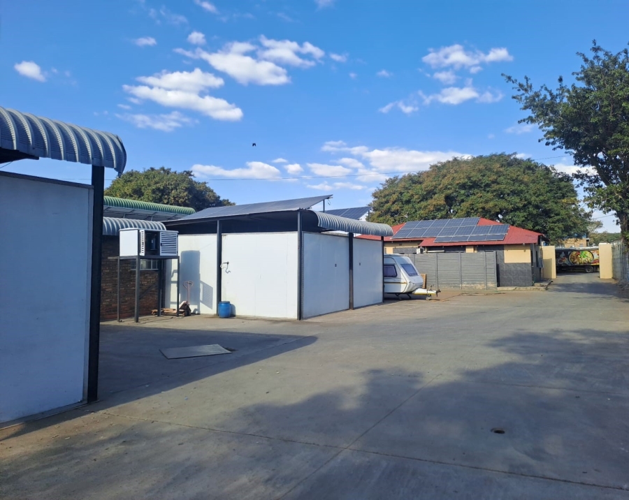 Commercial Property for Sale in Oos Einde North West